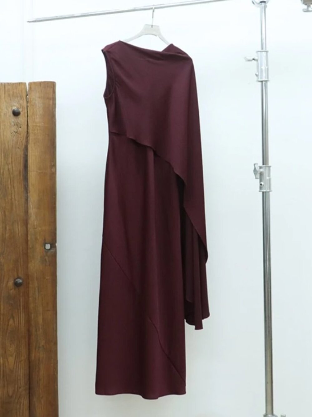 REISS Winnie Asymmetric Maxi Dress Gown Berry Red Cape-Detail Cocktail Event - Picture 7 of 11